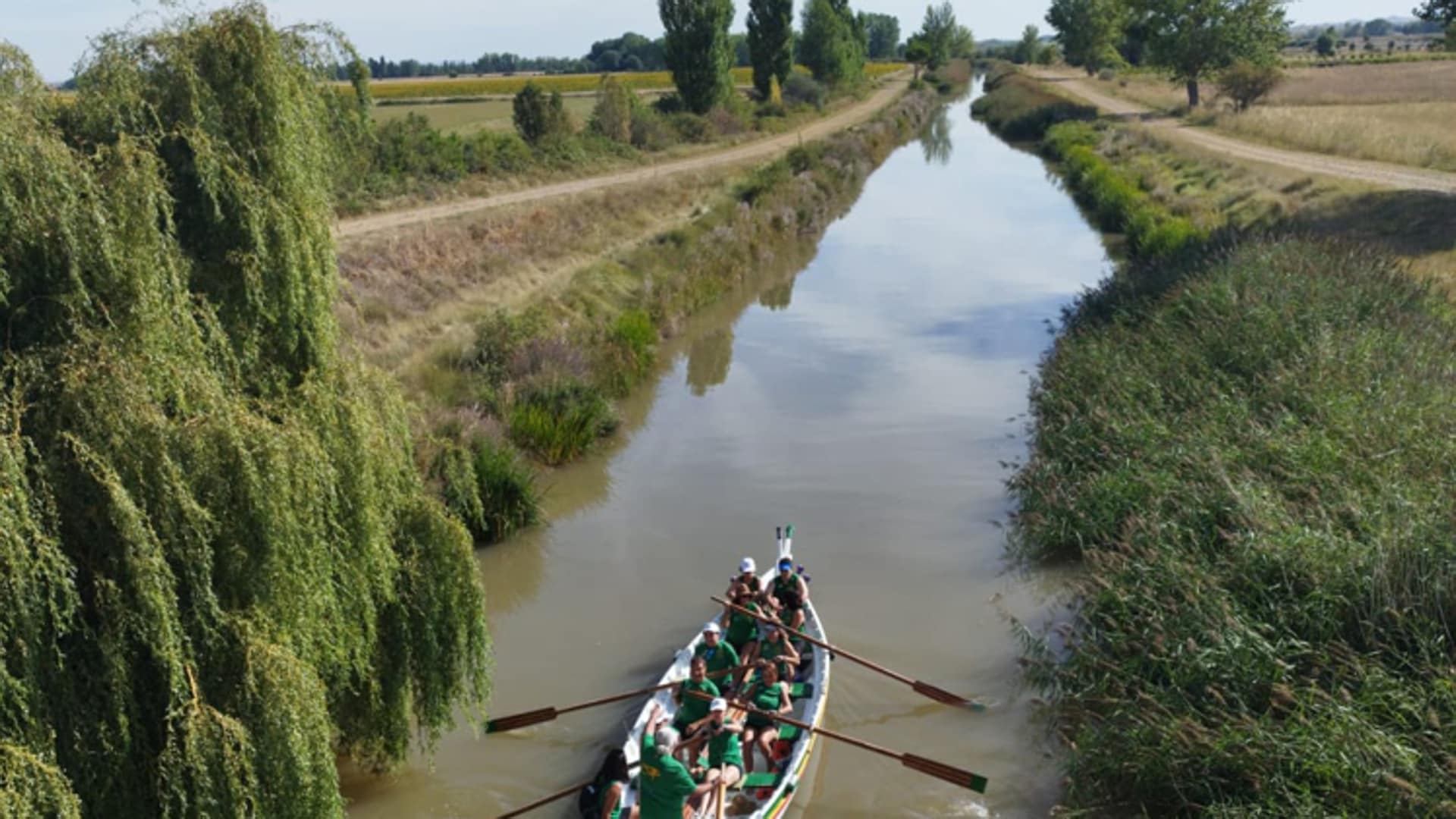 Spreading the word about Malaga's traditional rowing boats around the